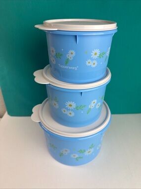 Tupperware Light Blue Daisy Nesting Containers with White Lids